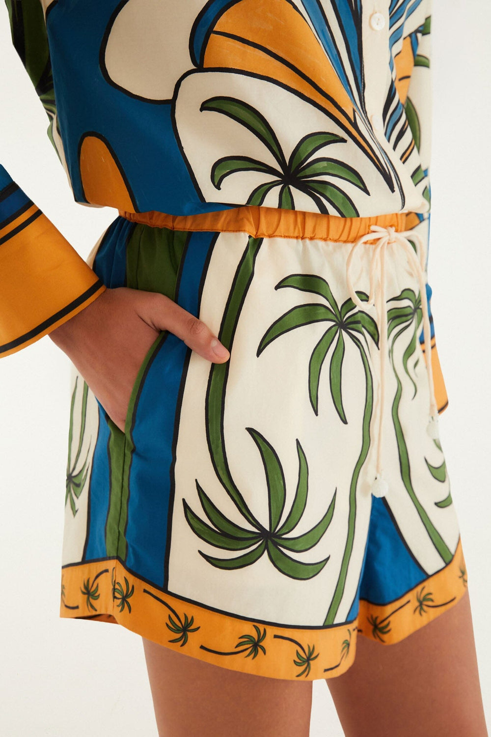 Multicolor Tropical Graphic Drawstring Pockets Shorts - FARM Rio TROPICAL GRAPHIC