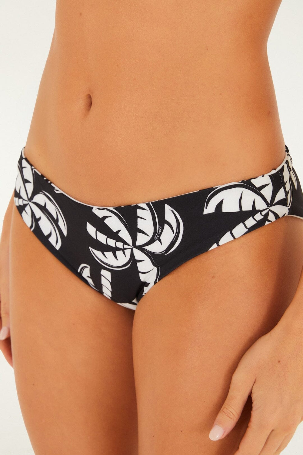 Off-White Graphic Palms Low Waist Reversible Full Bikini Bottom - FARM Rio GRAPHIC PALMS BLACK AND OFF-WHITE