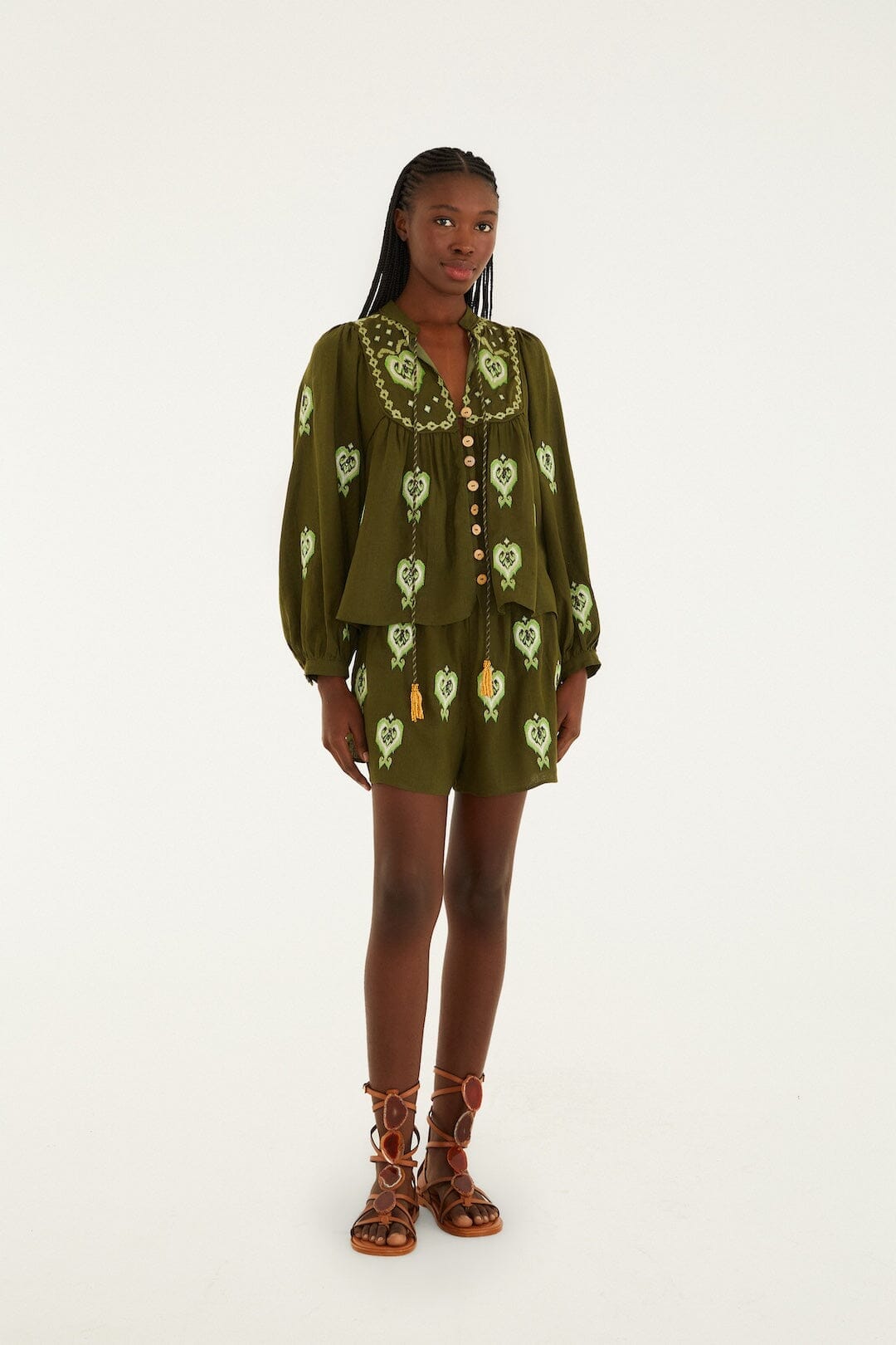Green Heart Tapestry Embroidered Lenzing Ecovero Euroflax Shorts - FARM Rio GREEN