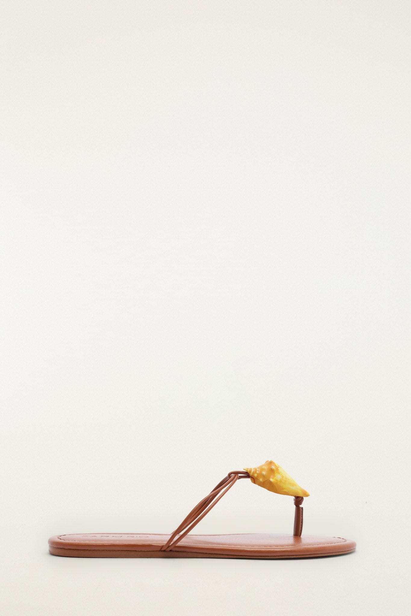 Shell Flat Sandal - FARM Rio CUOIO