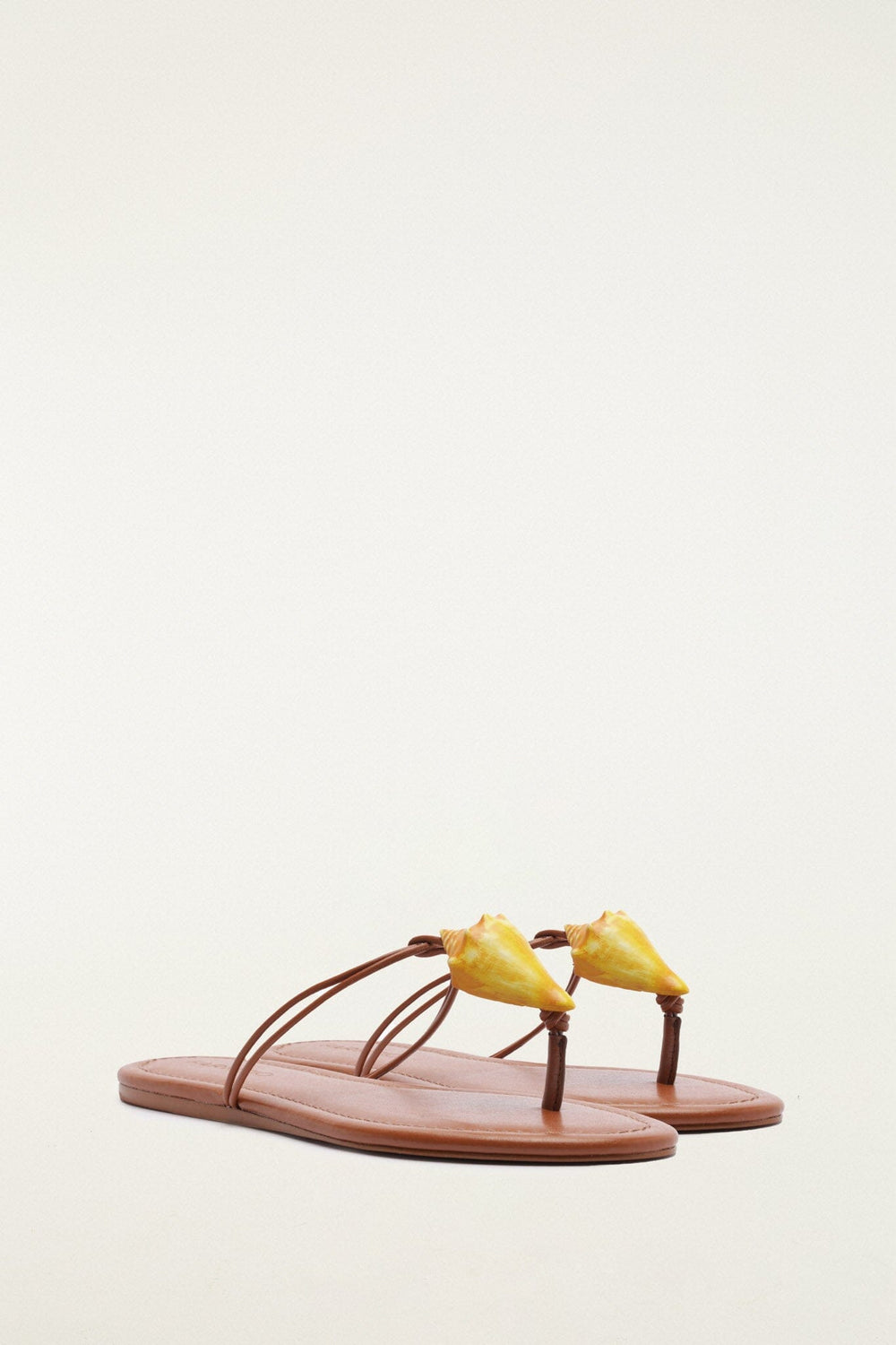 Shell Flat Sandal - FARM Rio CUOIO