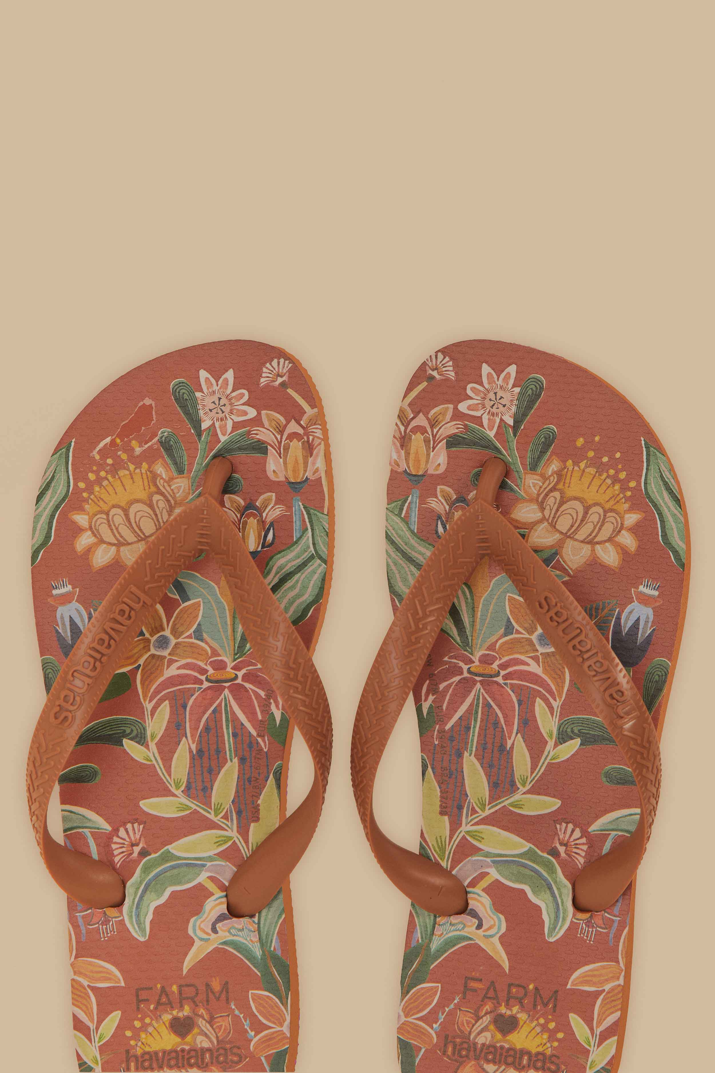Delicate Flowers Havaianas - FARM Rio MULTI