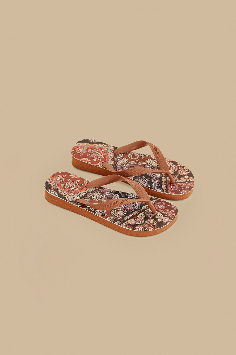 Brown Scarf Havaianas - FARM Rio AMAZON LIFE BLACK